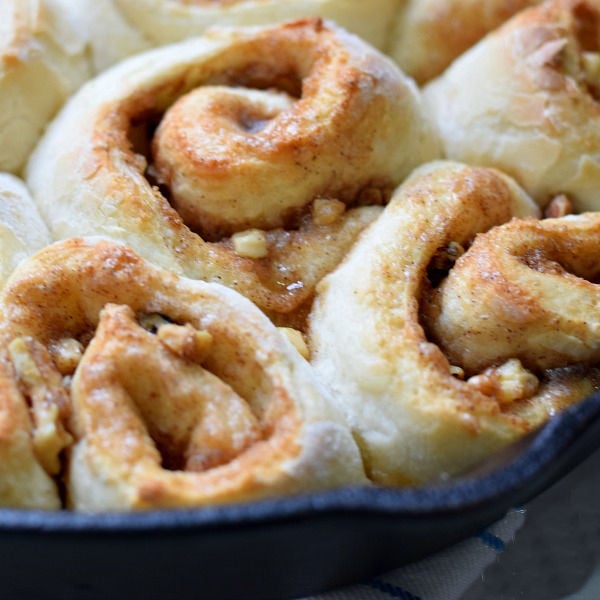 {The Best!} Cinnamon Rolls Made with Frozen Bread Dough