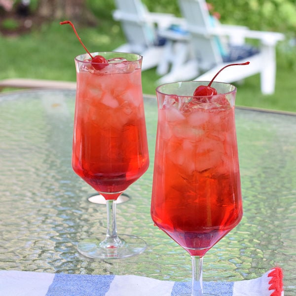 Read more about the article Shirley Temple Drink