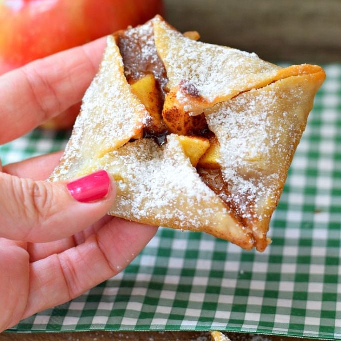 mini caramel apple pies 