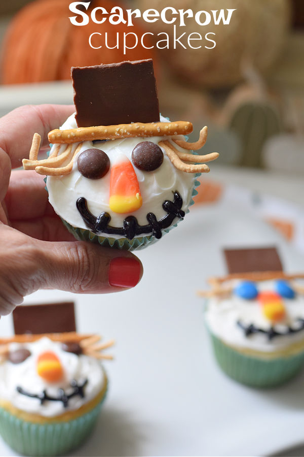 scarecrow cupcakes for fall treats 