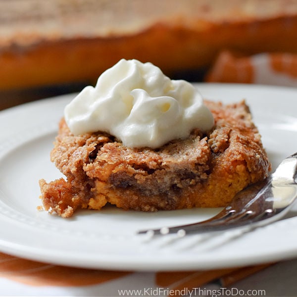 You are currently viewing Pumpkin Dump Cake {Tastes Just like Pumpkin Pie}