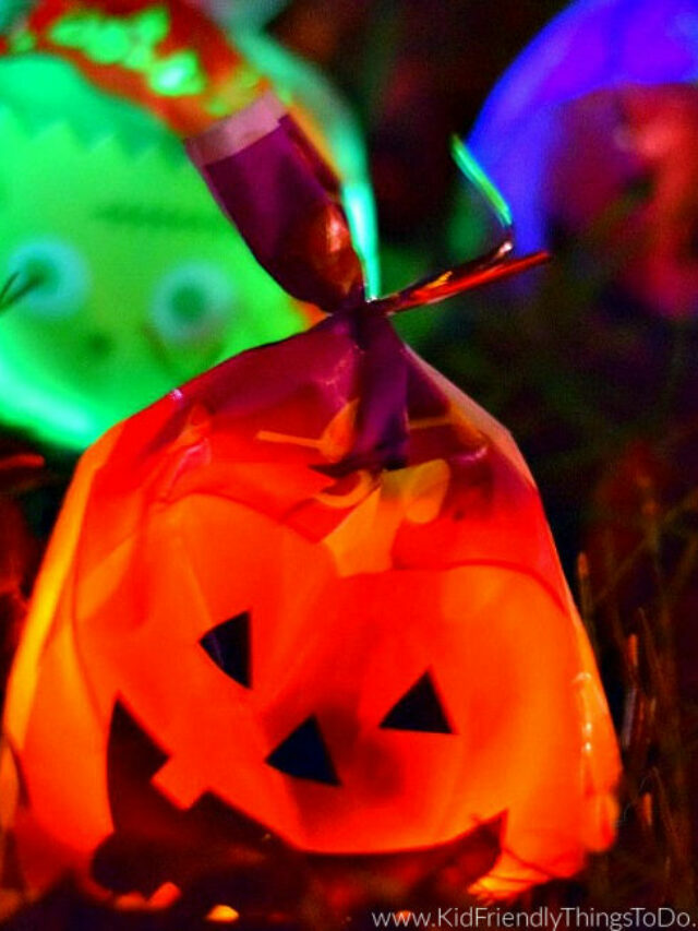 Glow in the Dark Halloween Candy Hunt – Story