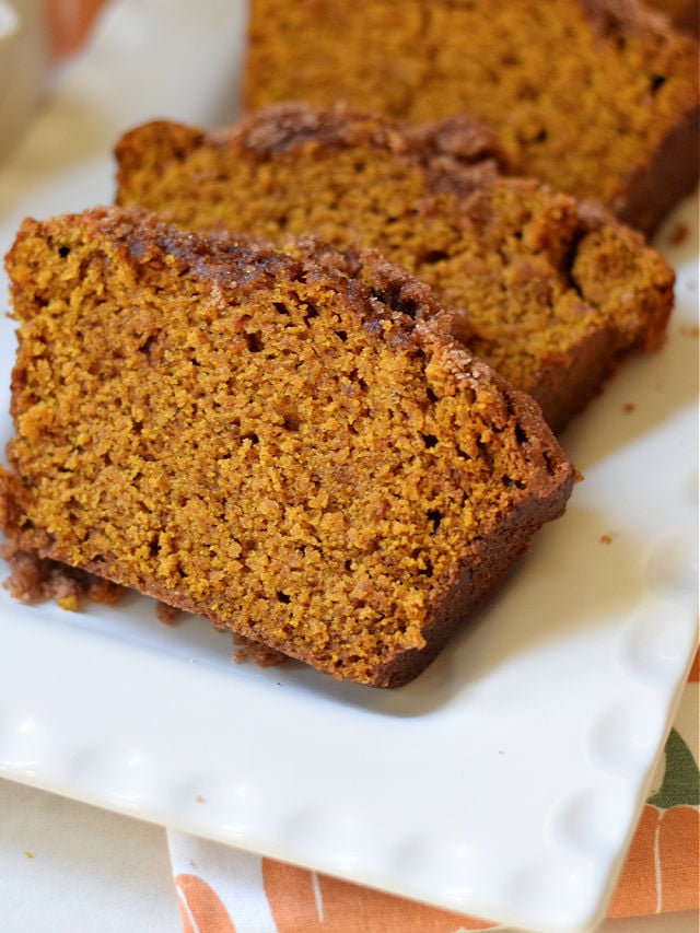Pumpkin Bread with a Streusel Toping | Web-Story