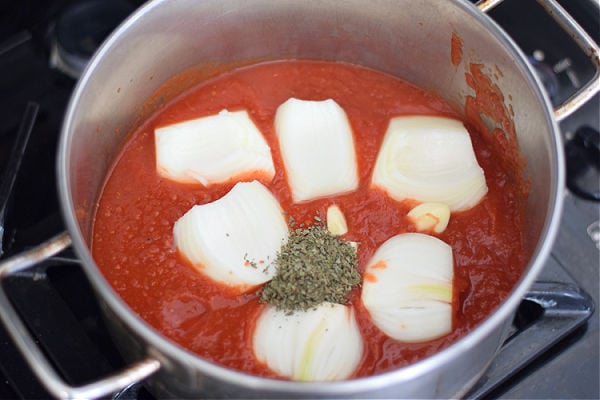 making marinara sauce 