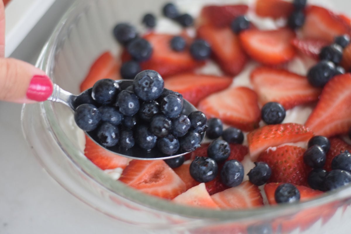 layering patriotic dessert 