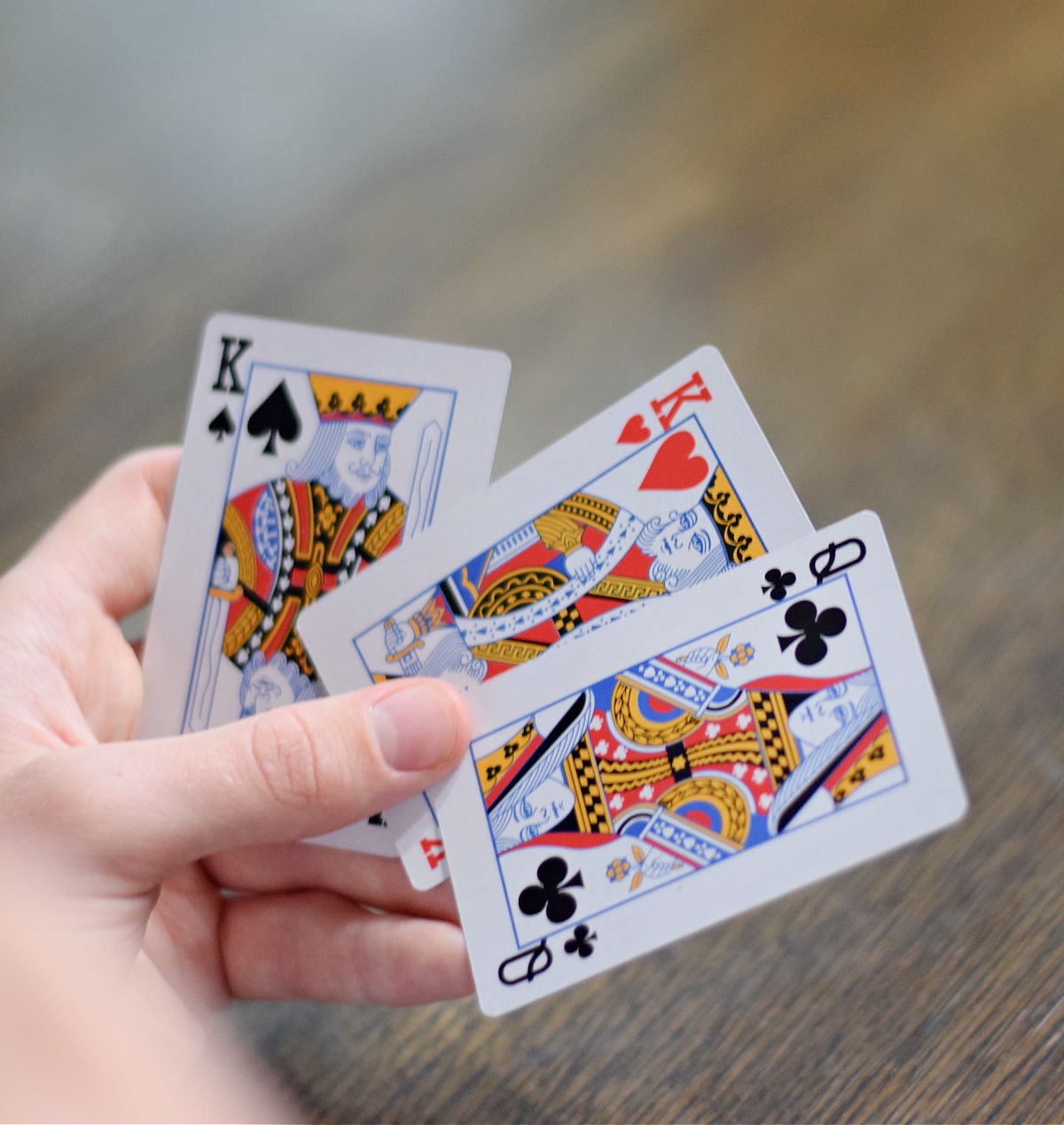 playing the card game 31