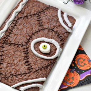 Hocus Pocus Brownies - Kid Friendly Things to Do