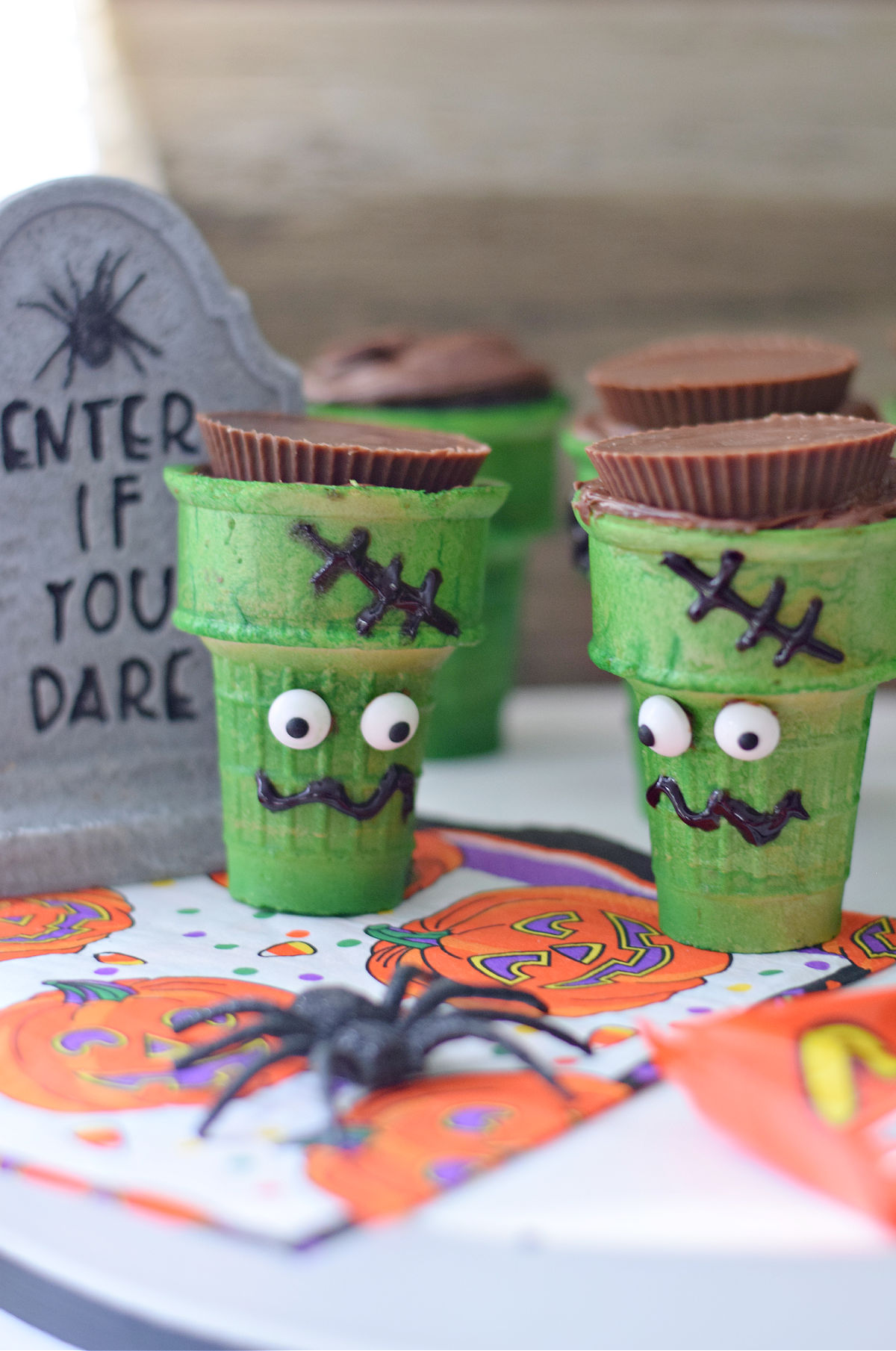 Frankenstein Cupcakes - Kid Friendly Things to Do