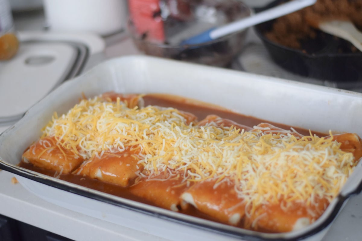 making wet burritos 