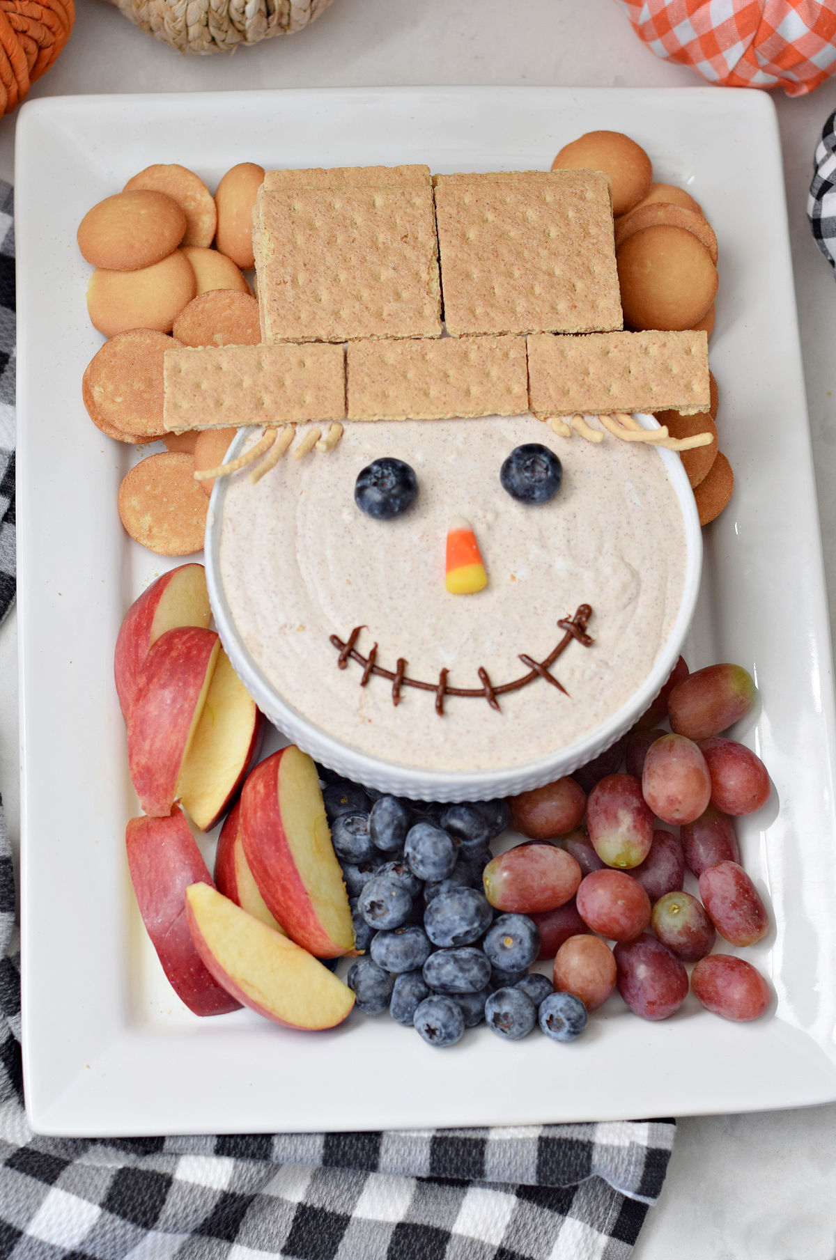 scarecrow fruit dip for Thanksgiving 