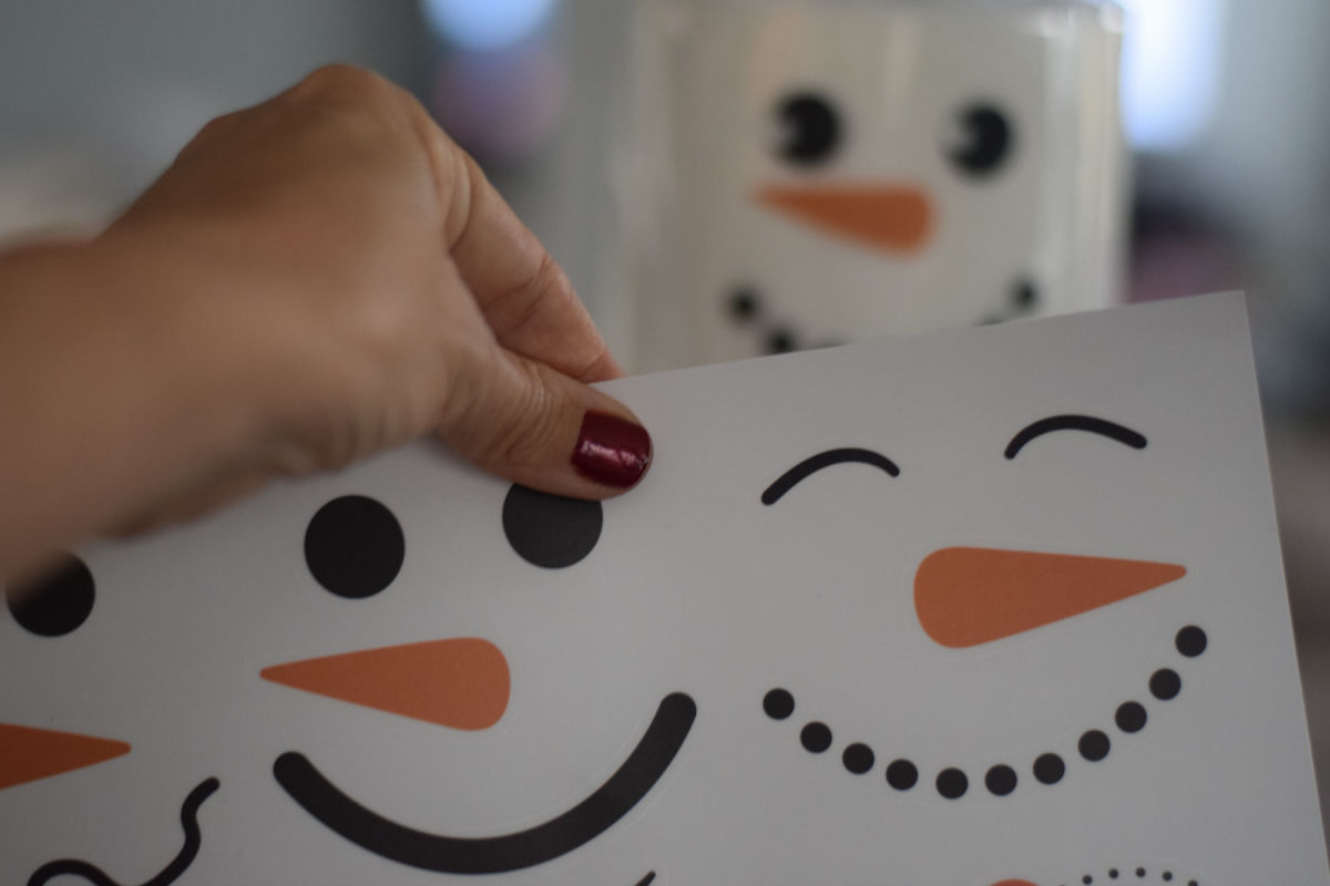 making a toilet paper snowman craft 