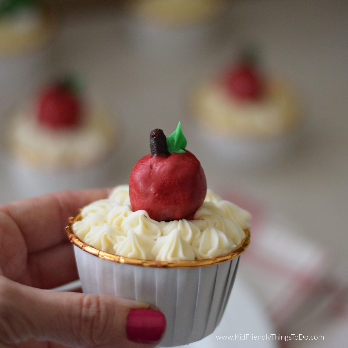 teacher appreciation apple cupcakes