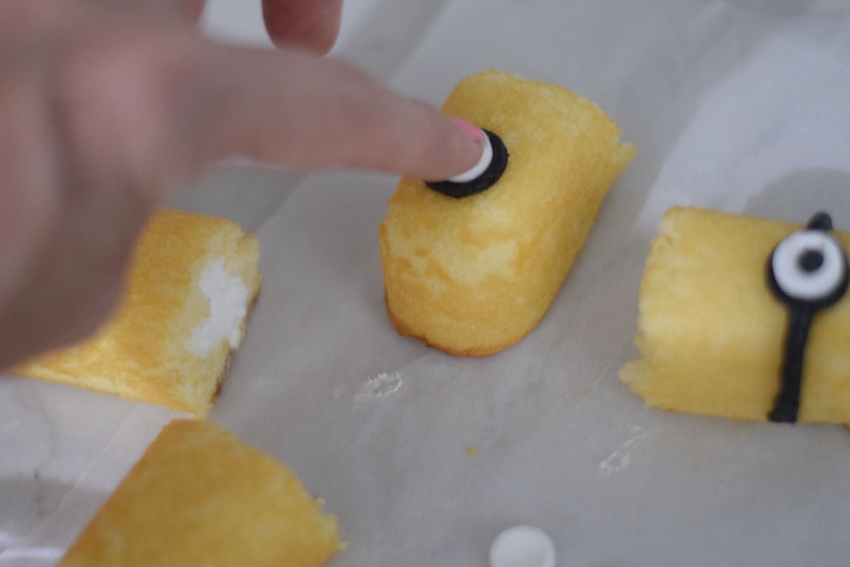 making Twinkie Minion