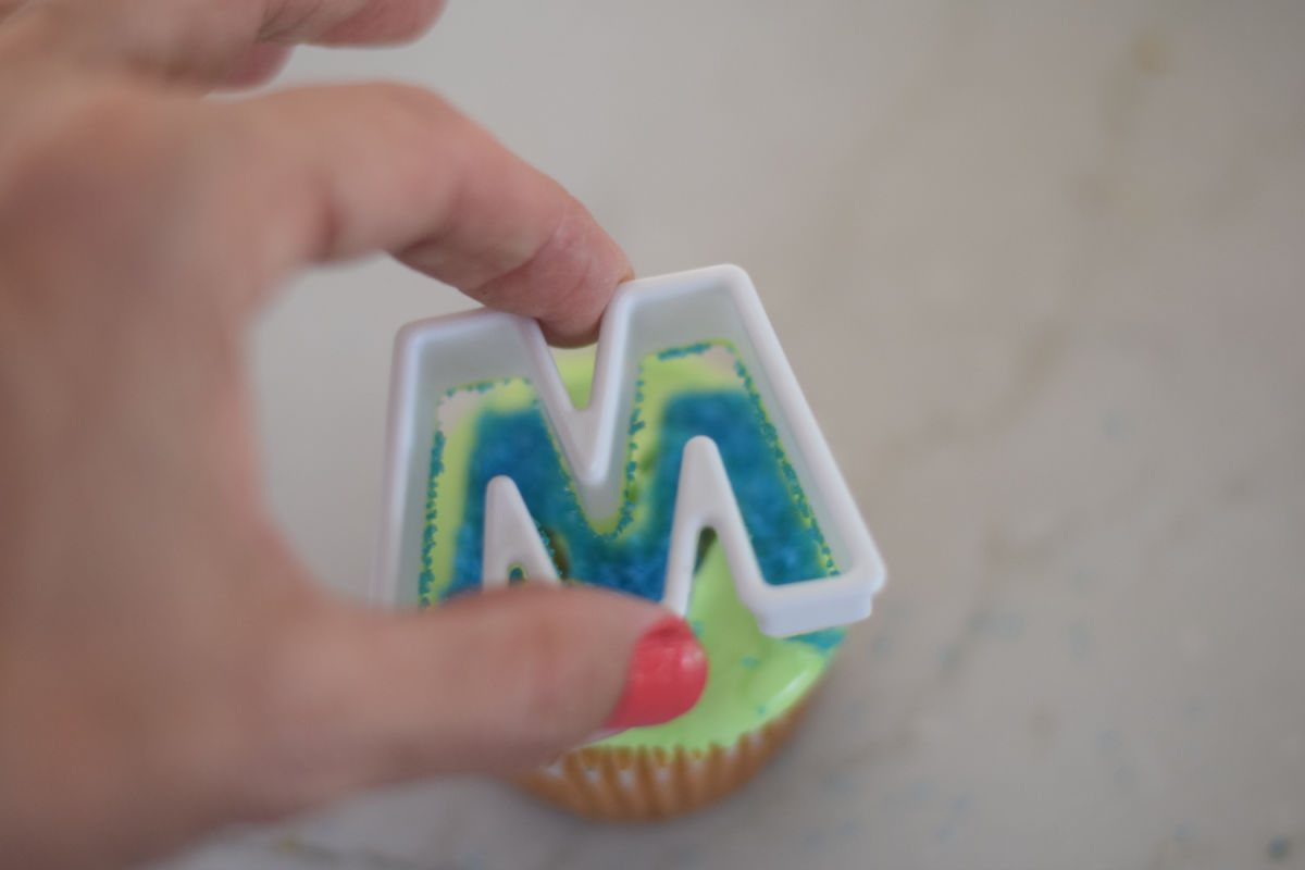 making Monsters Inc. cupcakes 