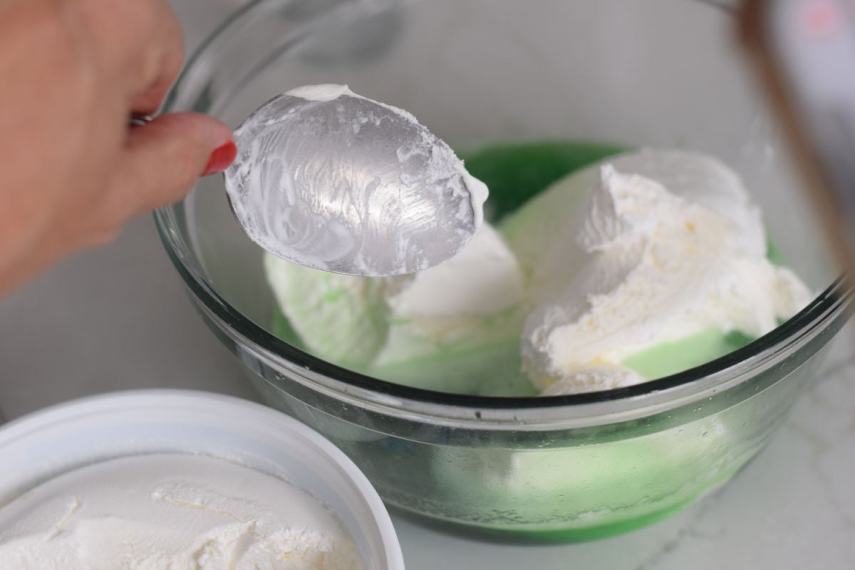 adding whipped topping to Jell-O 