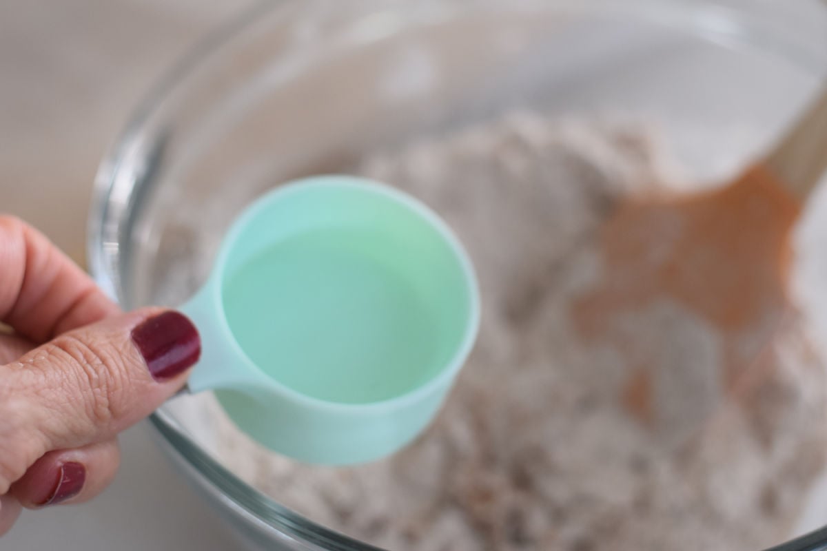 making cinnamon salt dough 