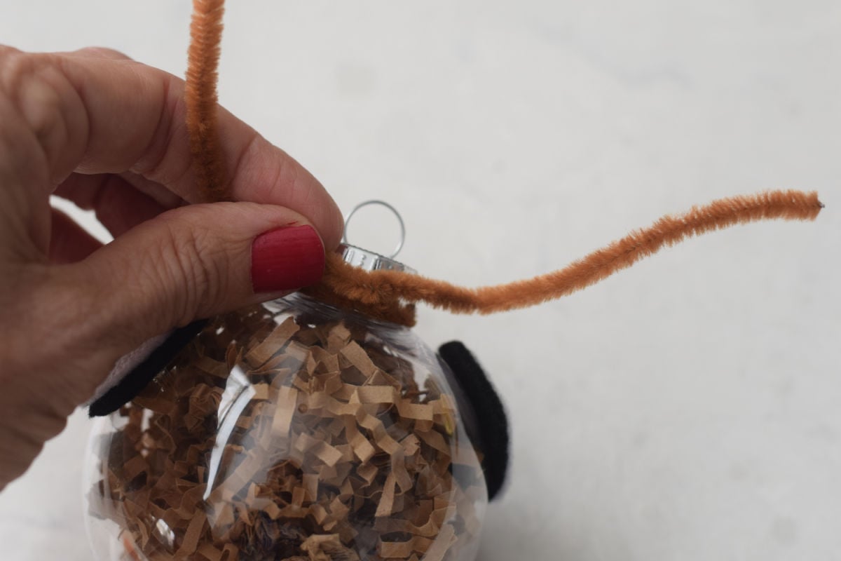 making pipe cleaner antlers for Rudolph ornament 