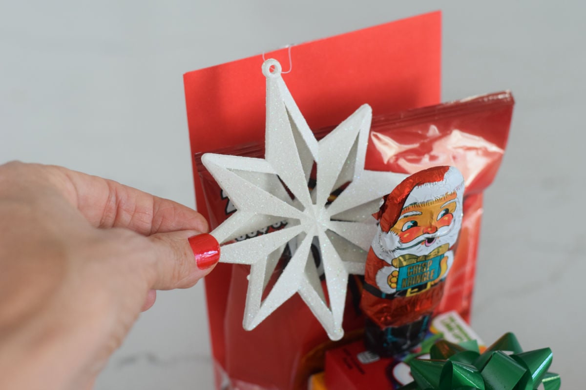 adding ornament to candy sleigh 