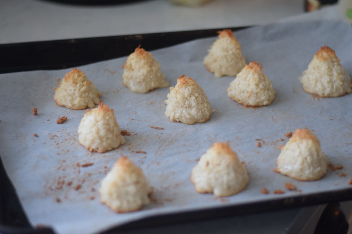 coconut macaroon mounds 