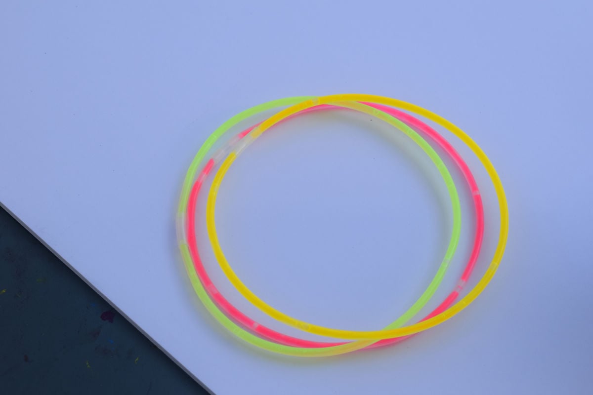 glow necklaces