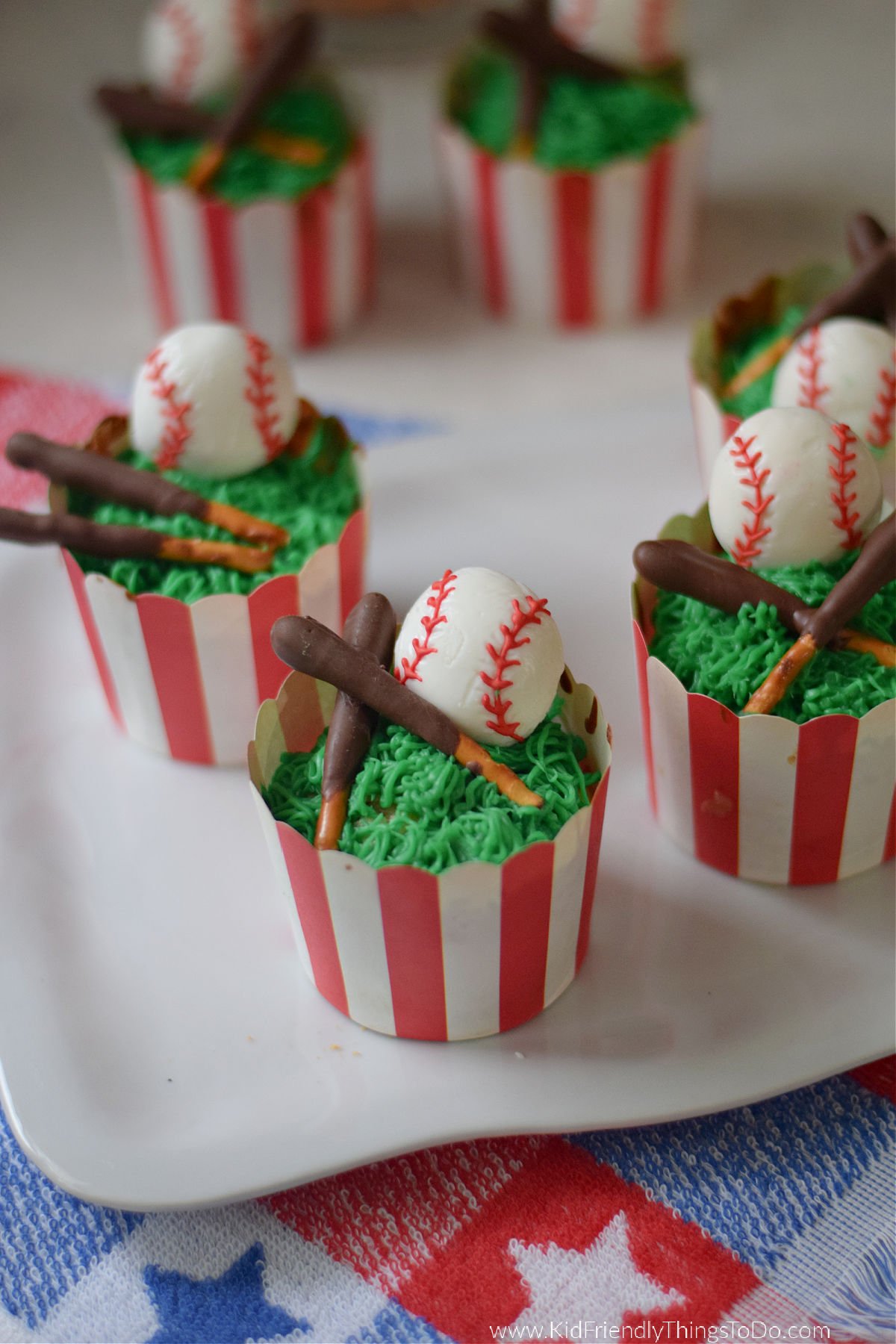 baseball cupcakes