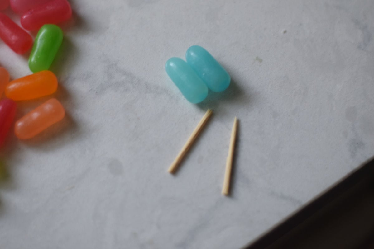 making Mike and Ike popsicles 