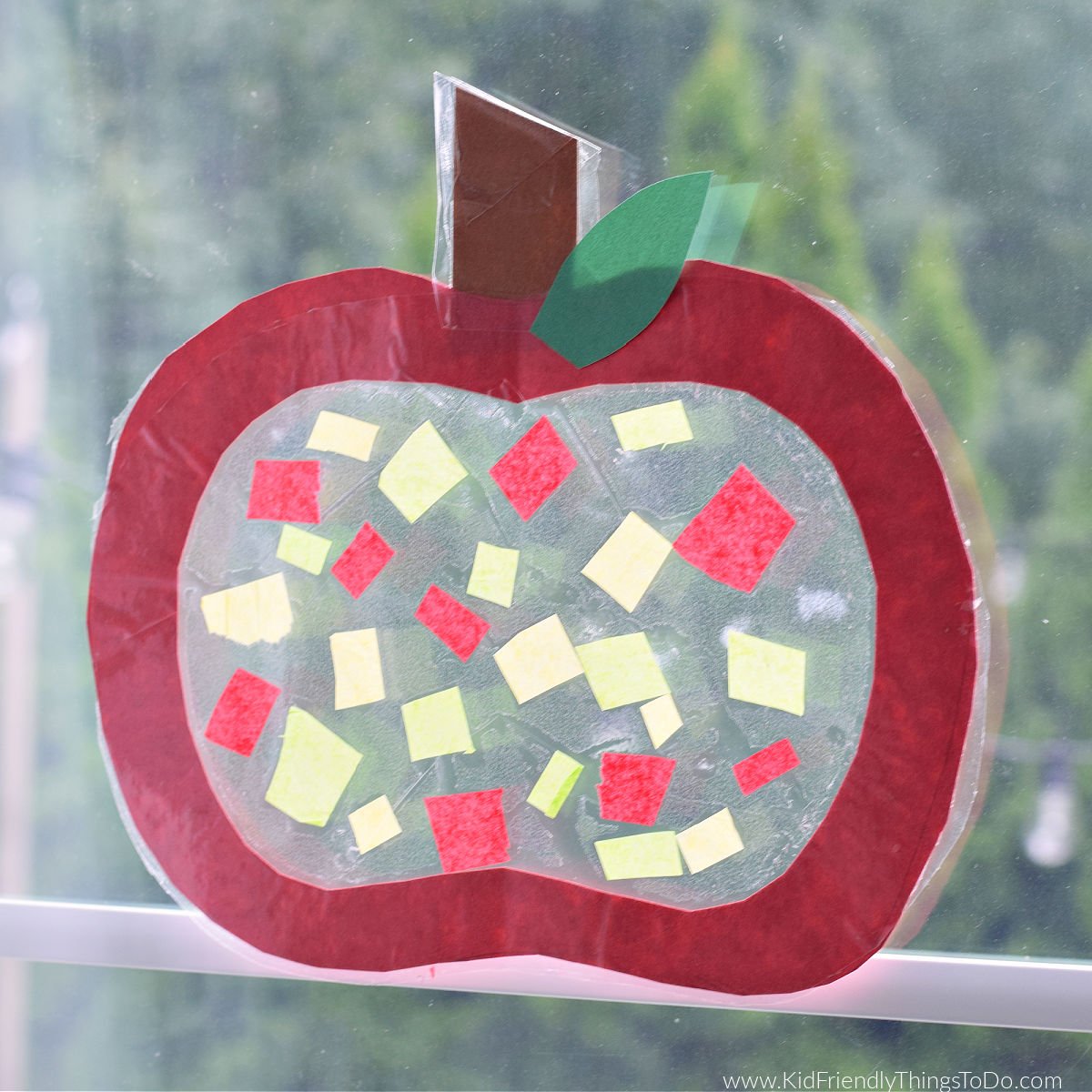 apple suncatcher craft for kids