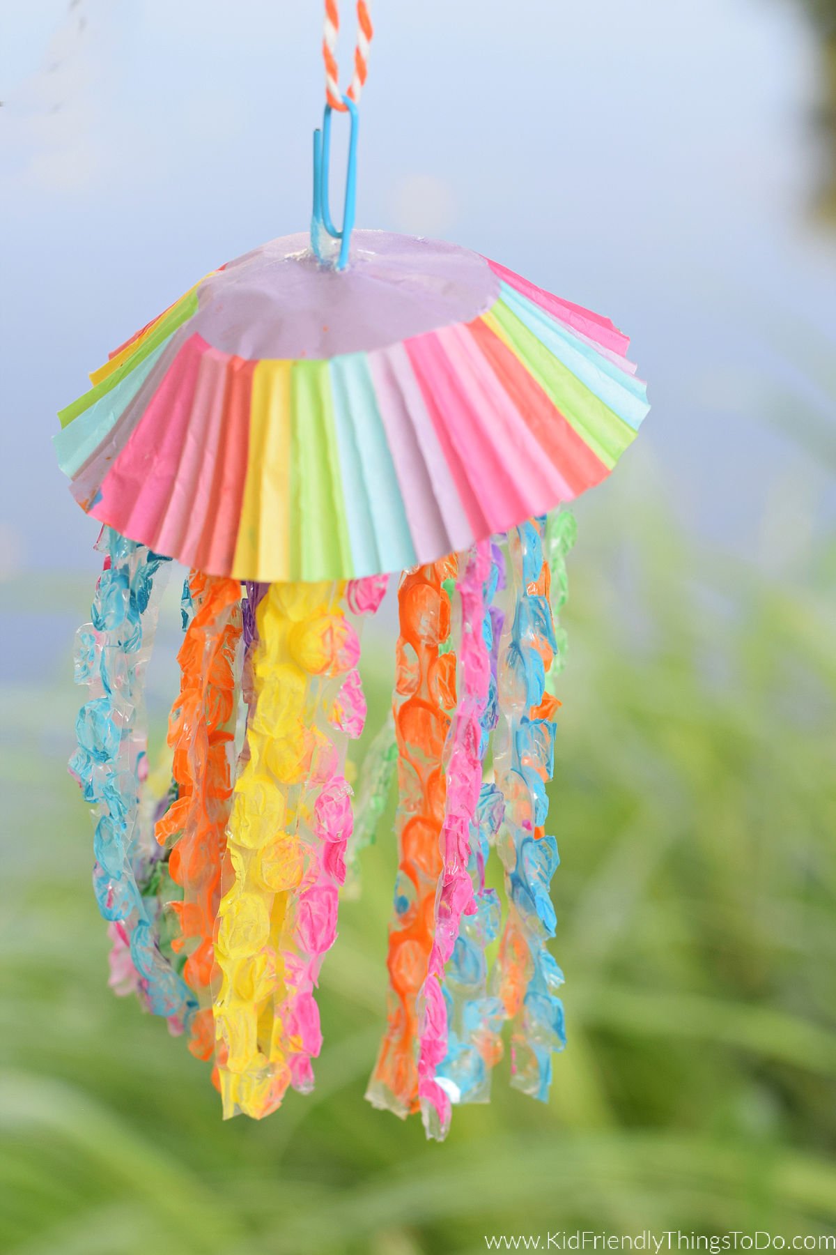 cupcake wrapper jellyfish craft 