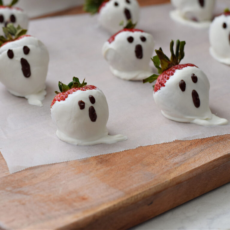Halloween ghost strawberries