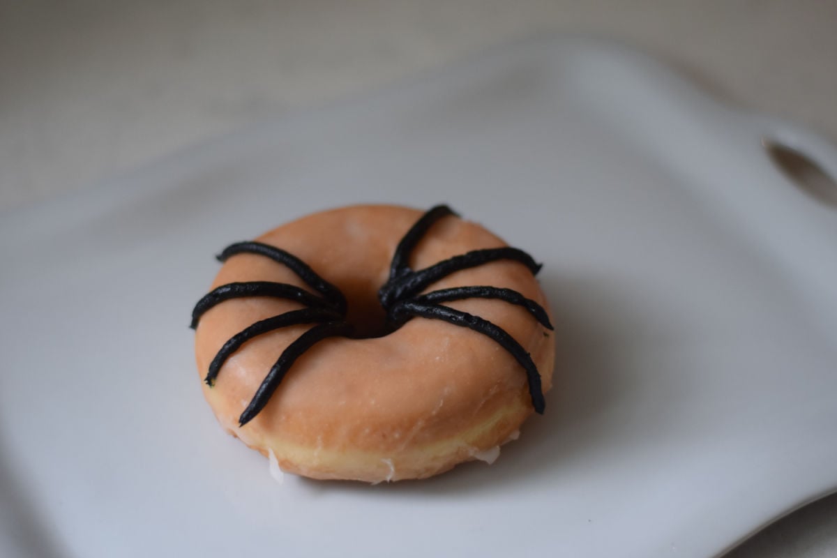 spider donuts legs