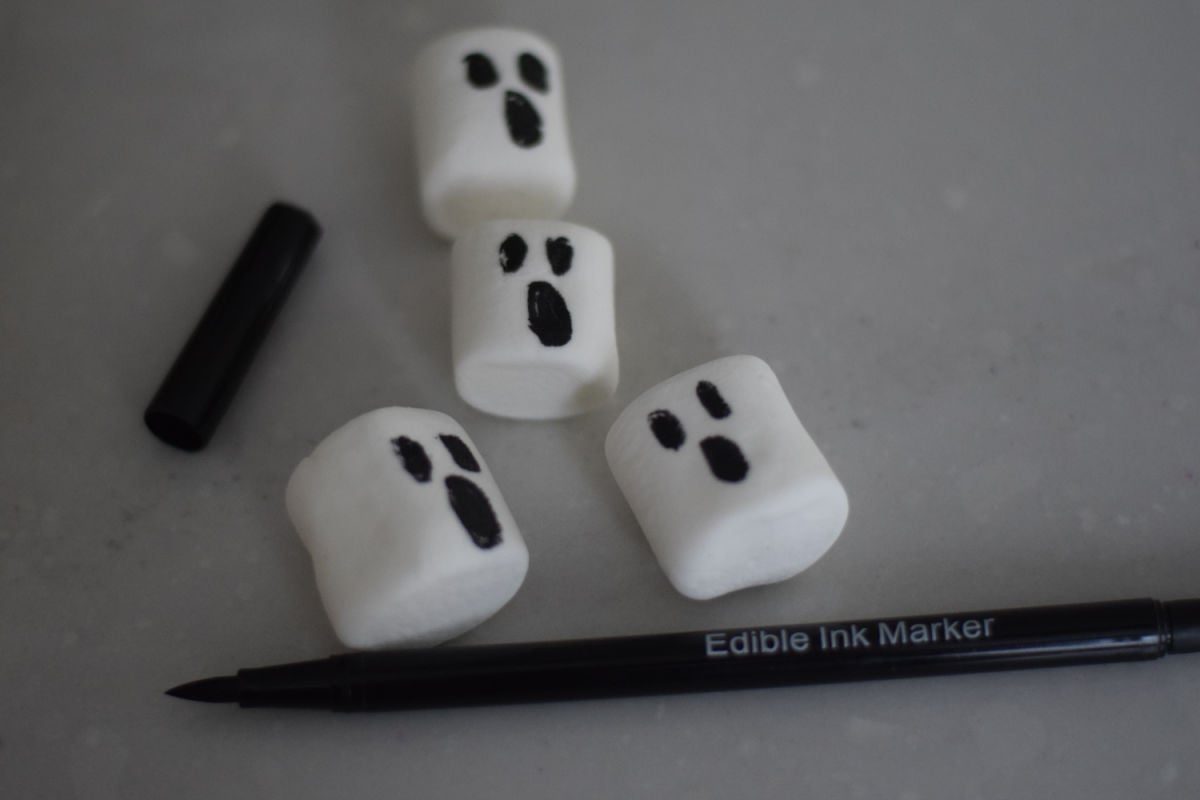 marshmallow ghost faces 