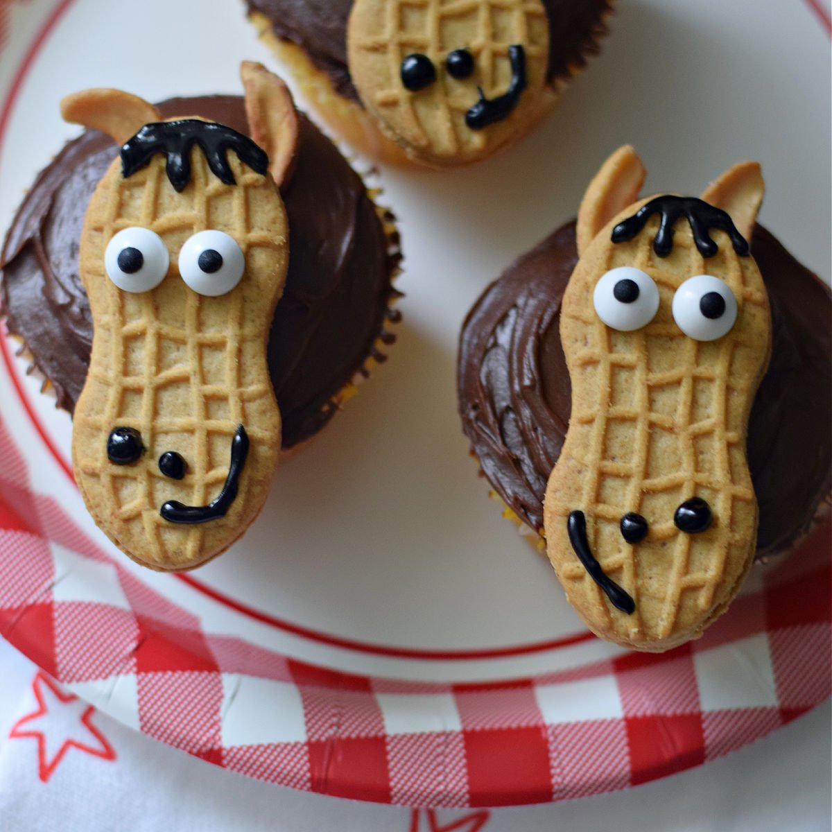 horse cupcakes