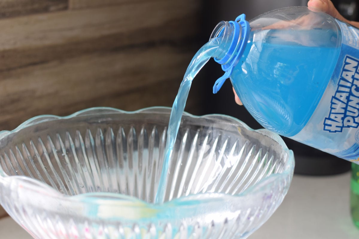 making Frozen punch