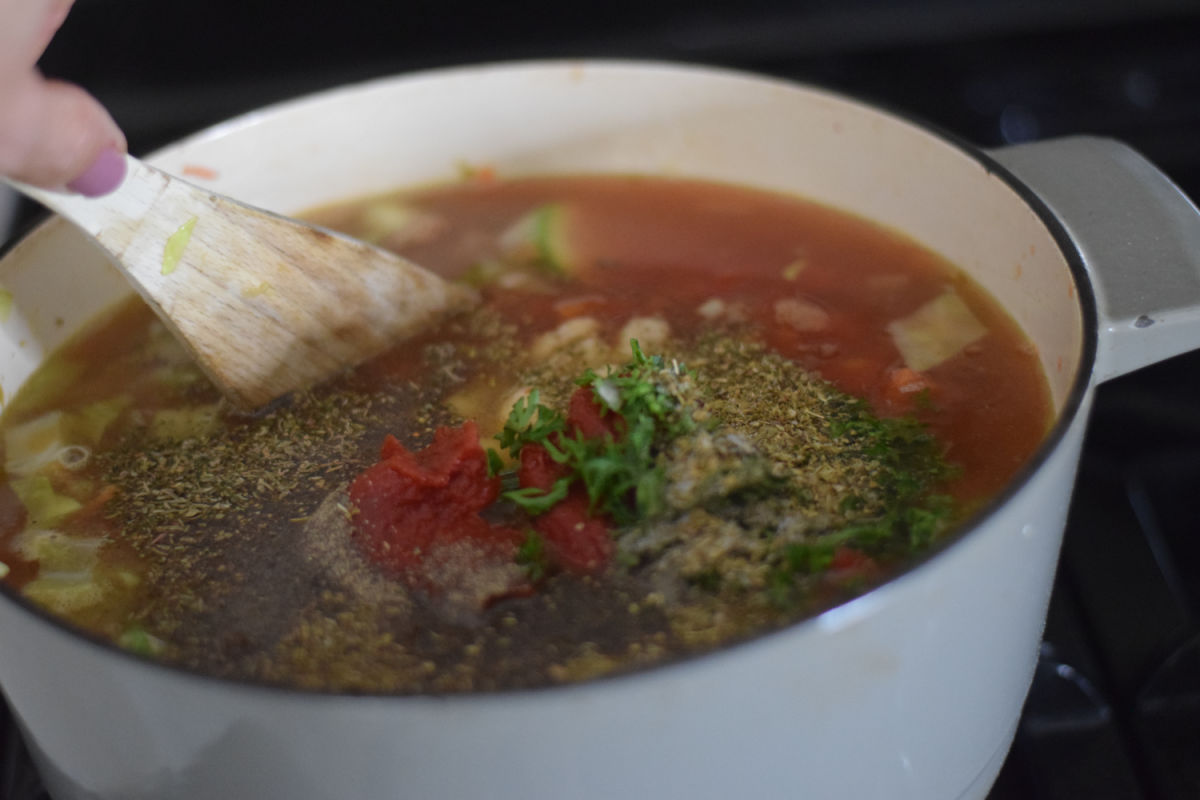 spices added to minestrone soup