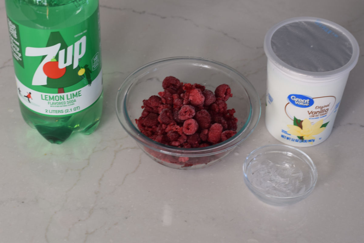 raspberry smoothie drink ingredients