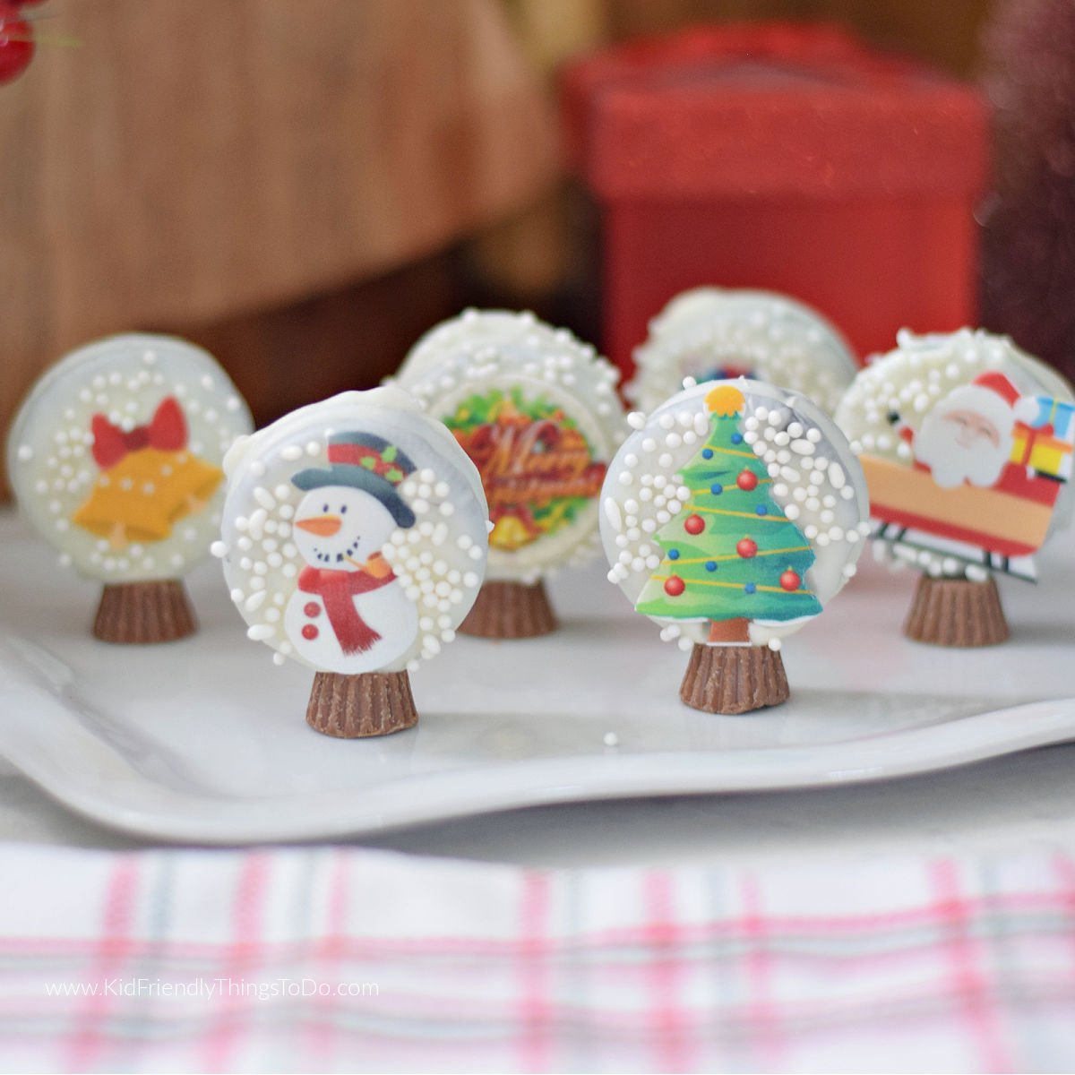 Oreo snow globe cookies