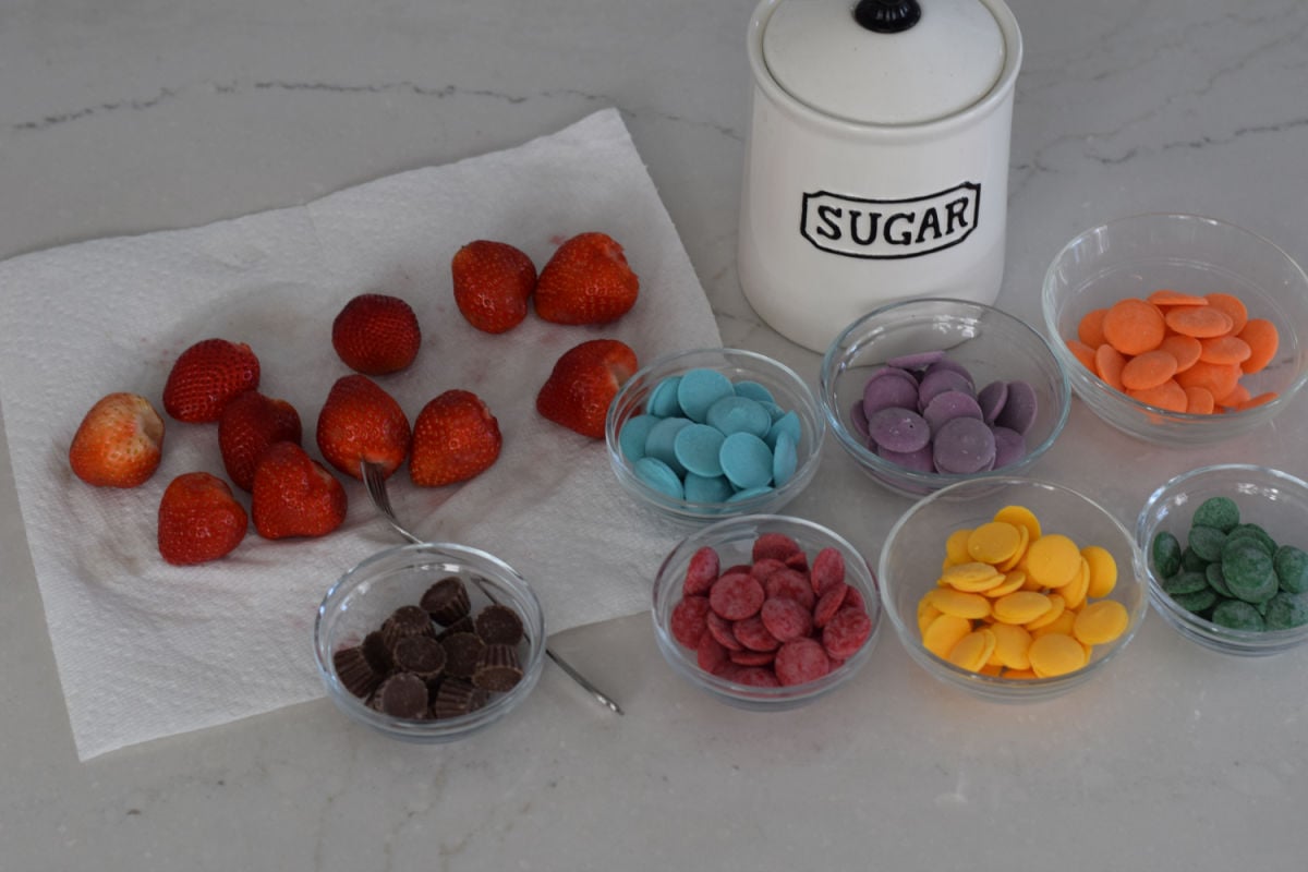 chocolate covered strawberry Christmas lights ingredients