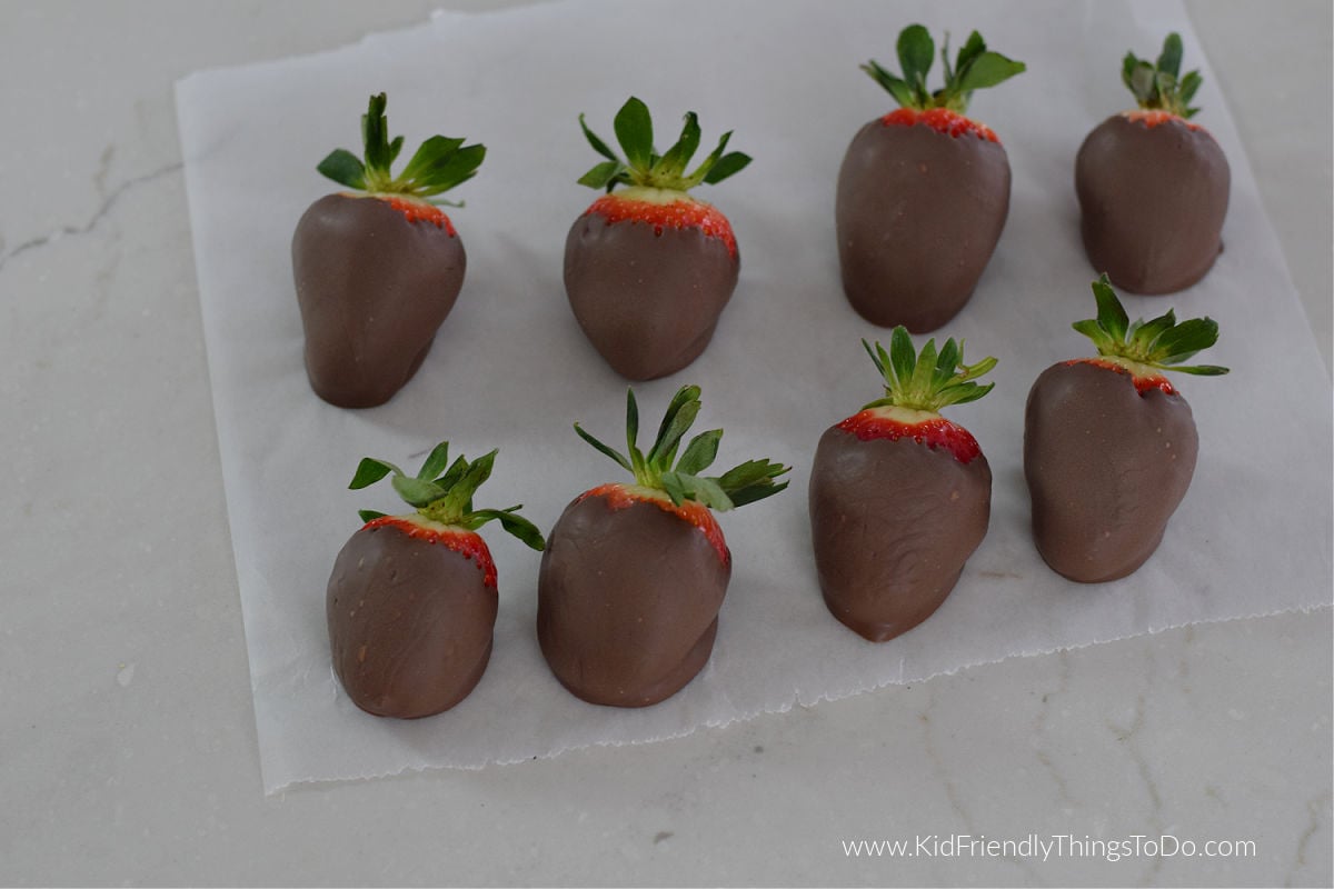 chocolate covered strawberries 
