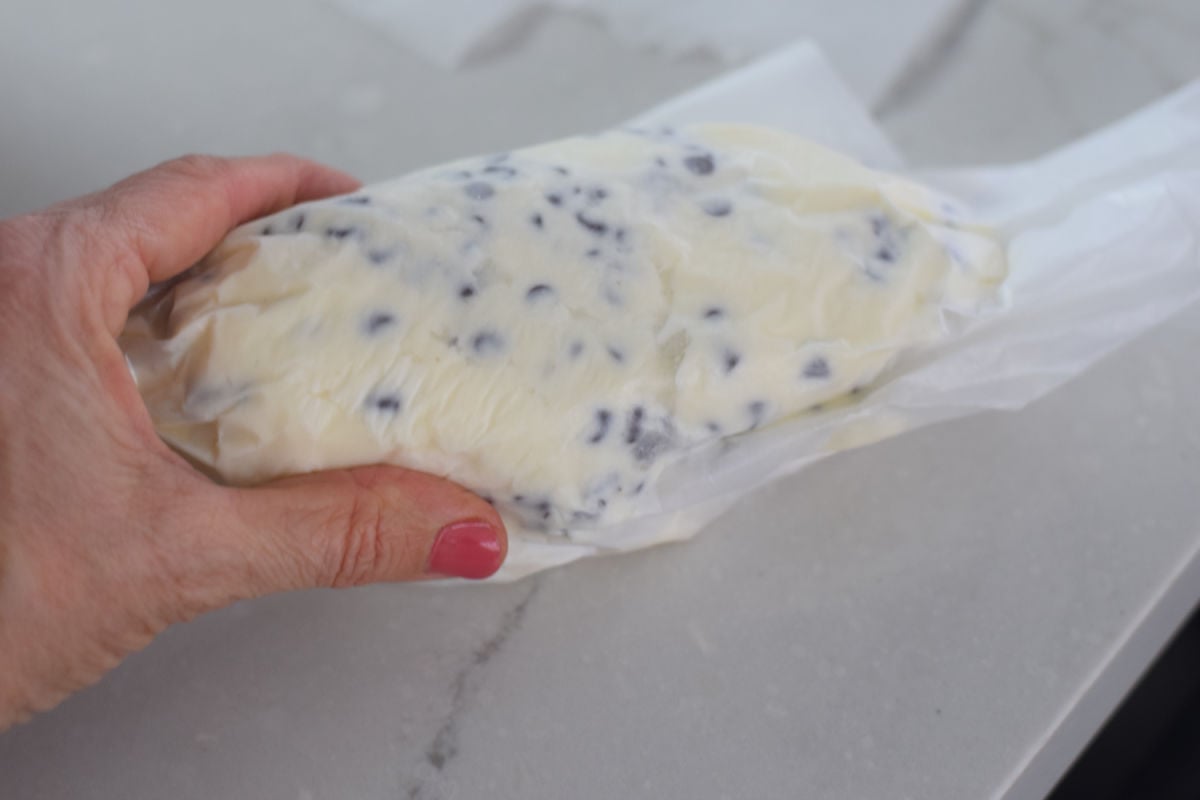 molding football shape for cheeseball dessert 