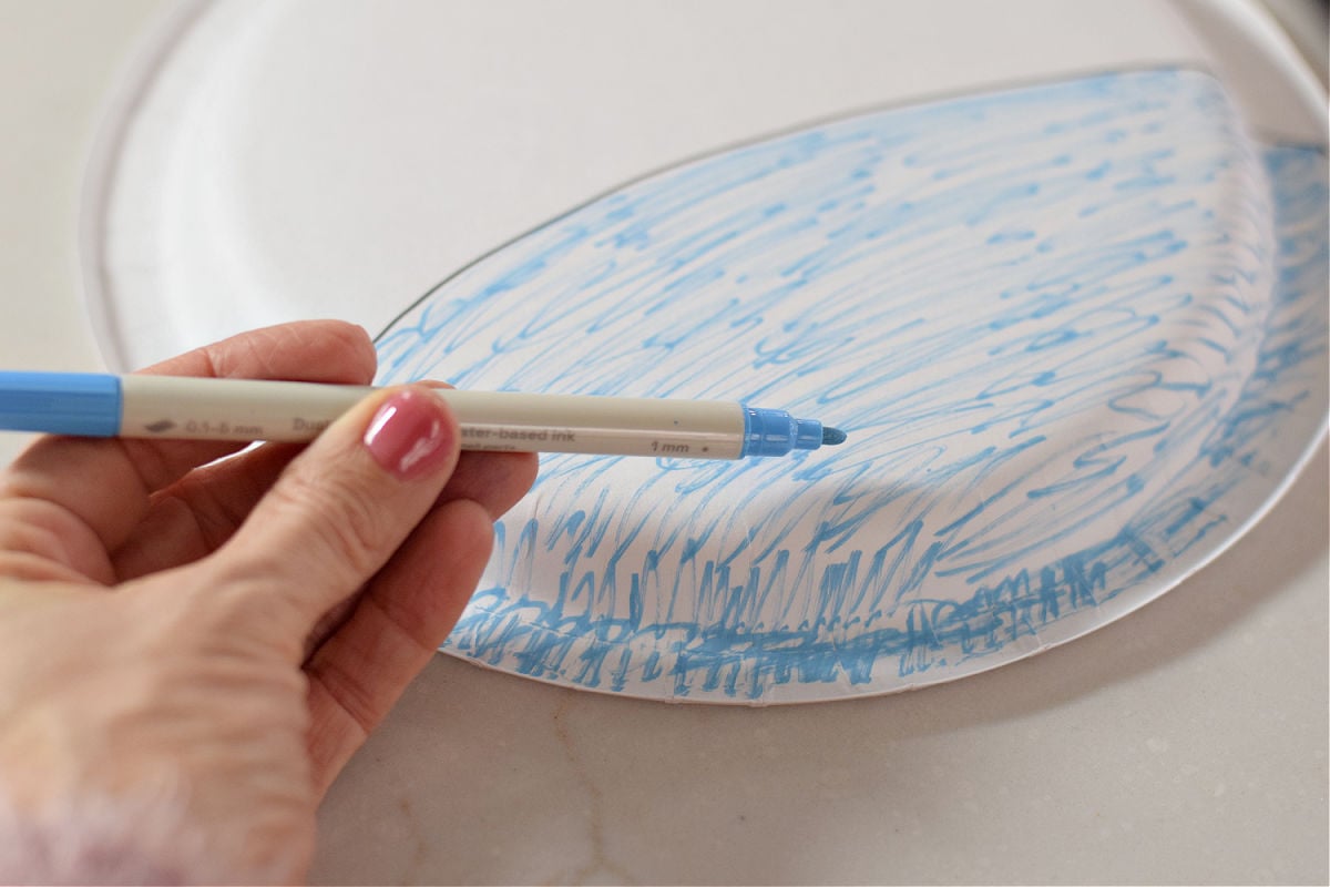 coloring plate blue for igloo craft 