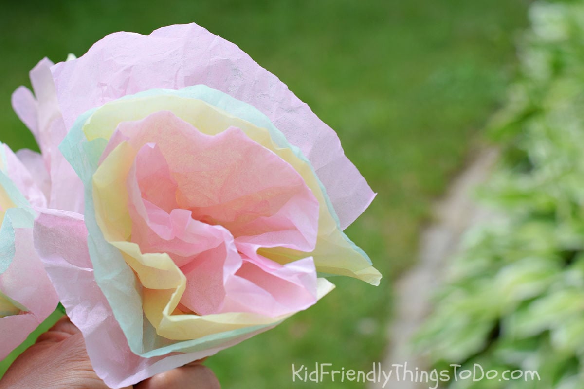tissue paper flowers with pipe cleaners for kids