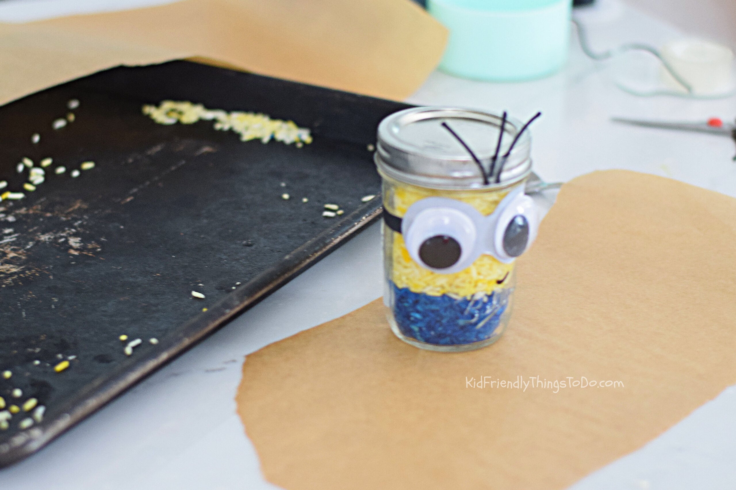 adding hair to minion jar craft 