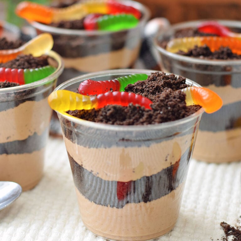 Classic Dirt Cups: An Easy Worms in Dirt Dessert for Kids